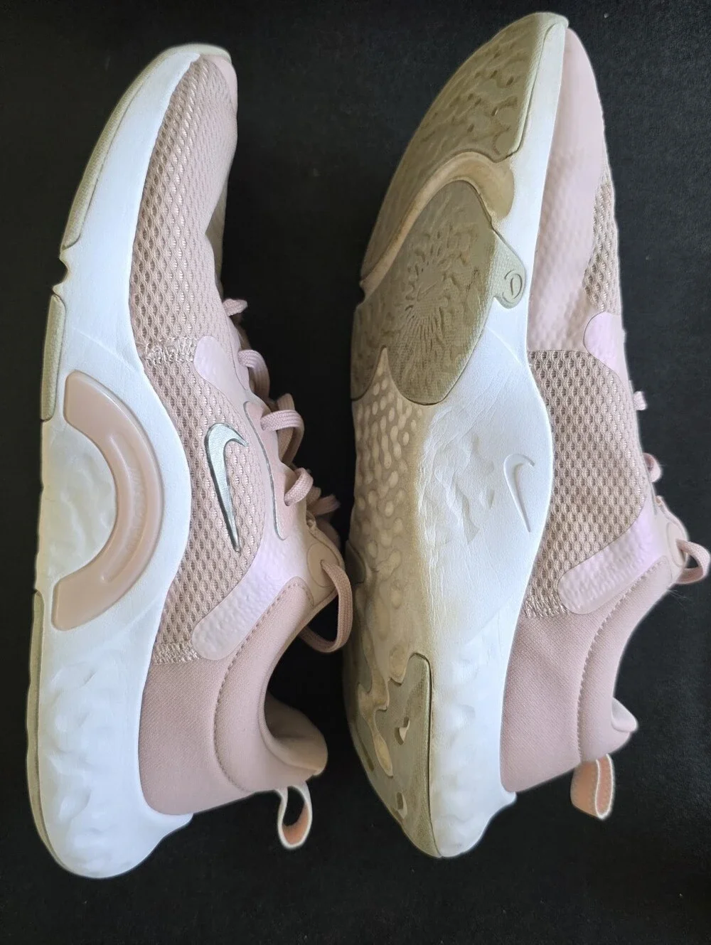 Nike Women's Light Pink Mesh Comfort Athletic Sneakers